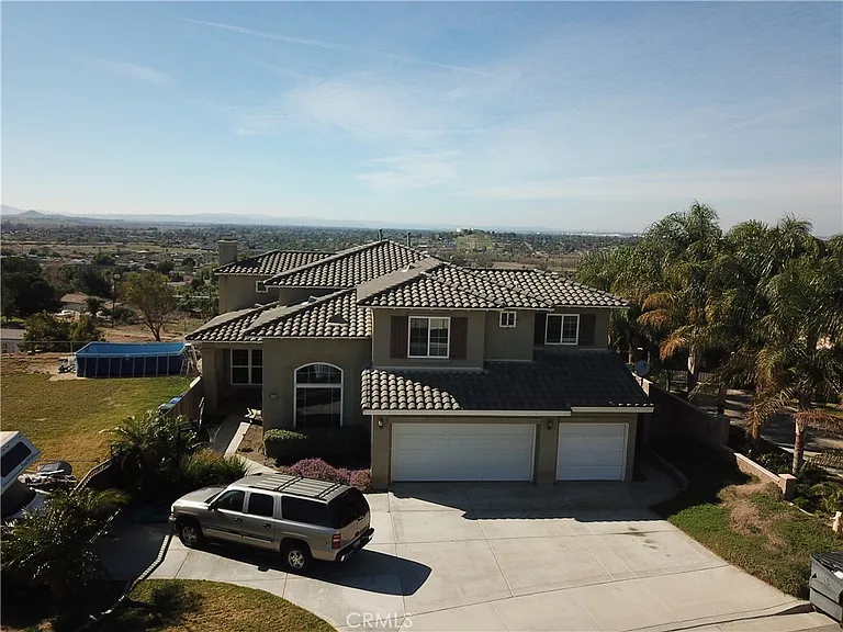 5505 Sunset Ridge Dr — Photo 1