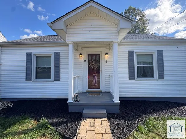 82 Cherward St, Collinsville, VA 24078
