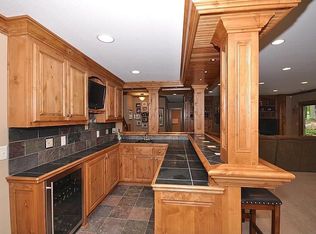 2561 Saunders Lake Dr N, Mound, MN 55364