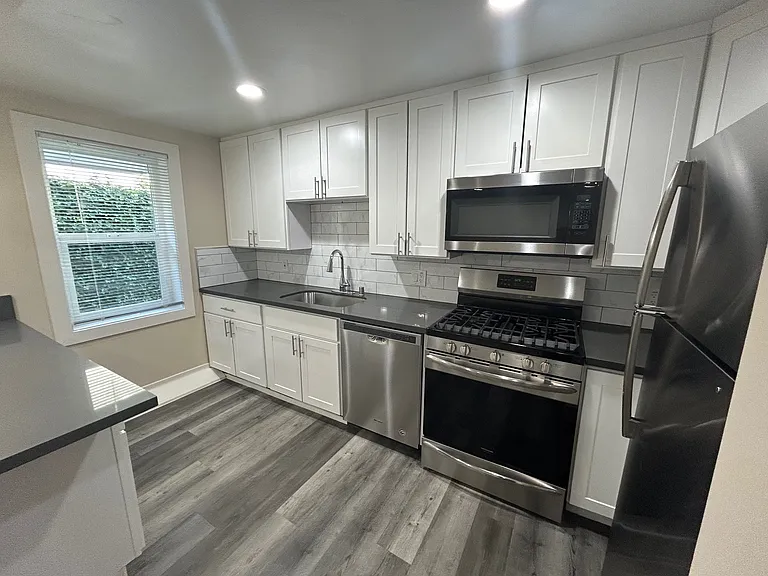 Anita Road Apartments — Photo 19
