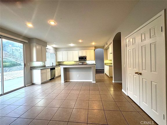 4th image of 24094 Safiro Ct