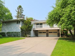 299 County Road C2 W, Roseville, MN 55113