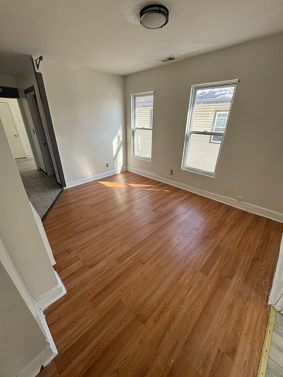 Building Photo - 27 Lilac St #29