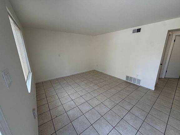 2nd image of 5701 N Northwood Rd #5705
