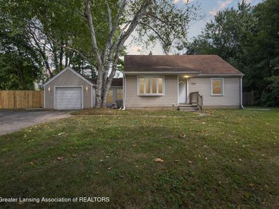2216 Iroquois Rd, Okemos, MI, 48864