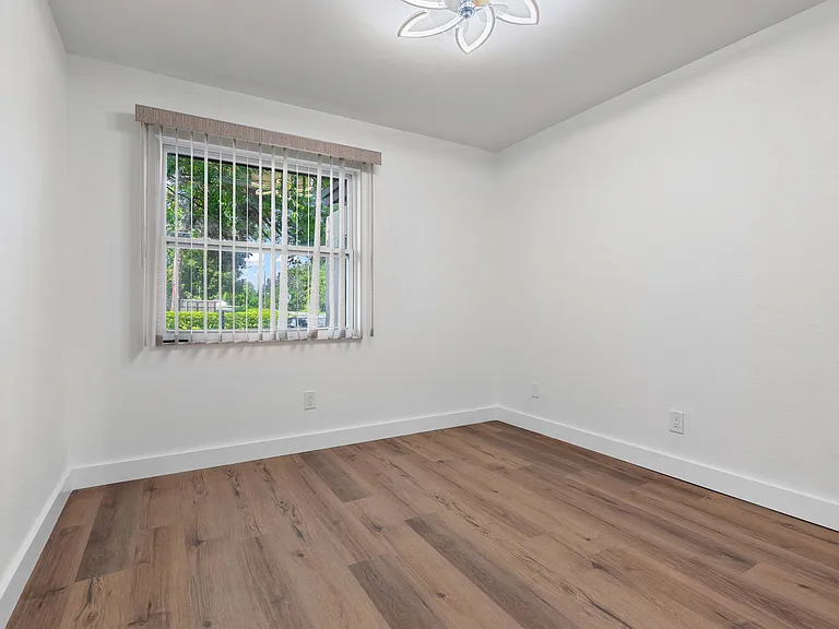 1351 Ohio Ave — Photo 22
