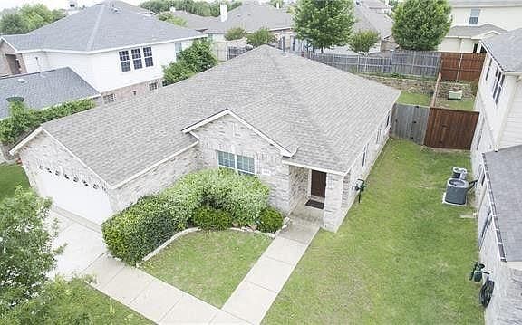 2nd image of 909 Charlotte Dr