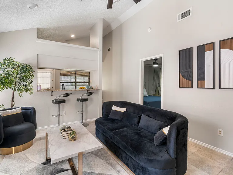 408 Sycamore Ln — Photo 8