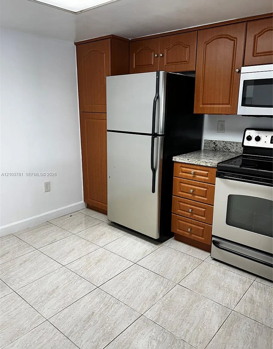 Fairway Greens Condo Home — Photo 3