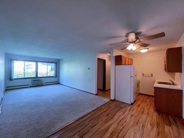 425 University Ave SE APT 203