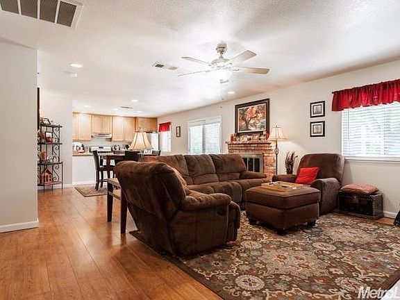 3rd image of 230 Flower Dr