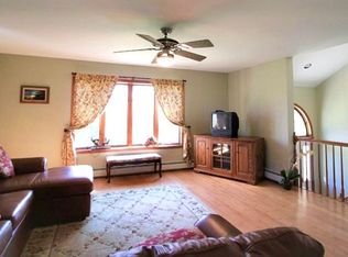 842 Livingston Rd, Elizaville, NY 12523