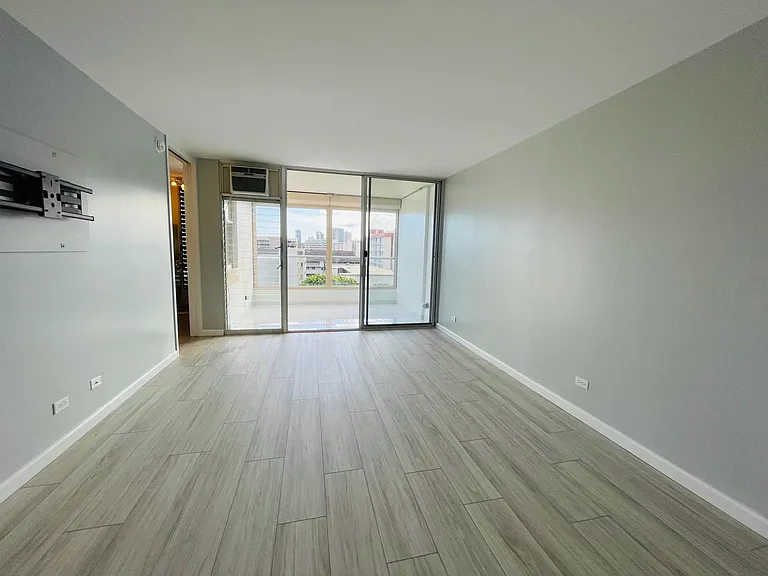 1556 Piikoi St #506 — Photo 8