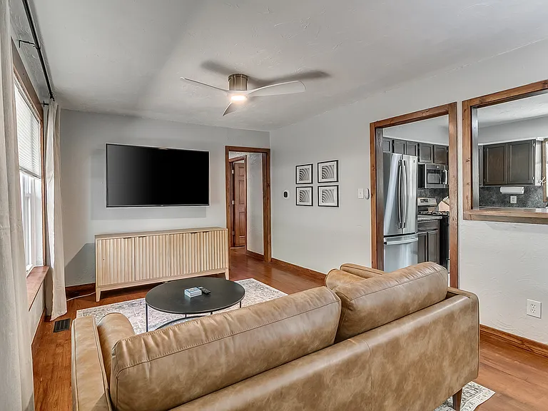 1222 W Boyd St — Photo 6