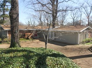 5670 Walnut Grove Pl, Memphis, TN 38120