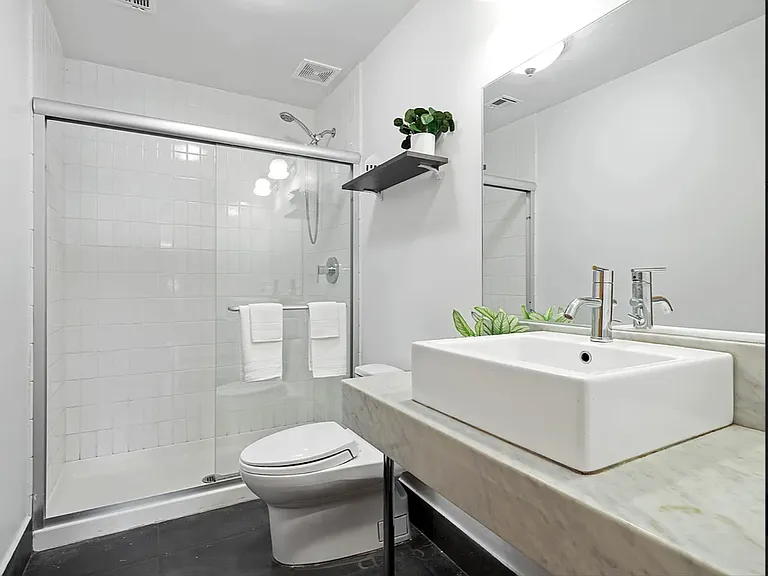 195 Spencer St #5B — Photo 2