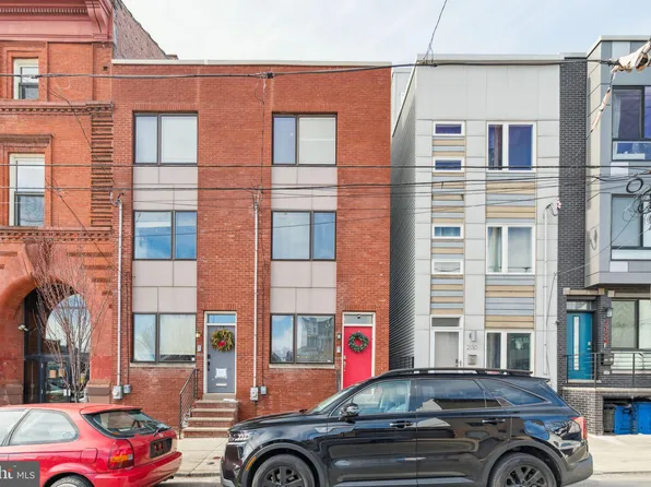 2132 E Dauphin St, Philadelphia, PA 19125