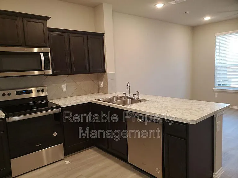 2920 Bluets Dr — Photo 11