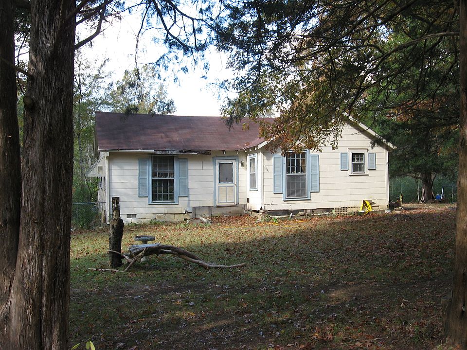 2nd image of 1231 Zephyr Rd