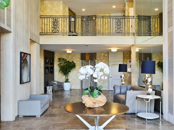 809 S Bundy Dr APT 103, Los Angeles, CA 90049