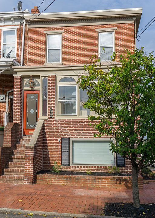 1st image of 823 N Clayton St