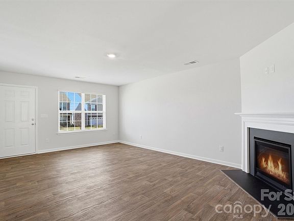 4th image of 3163 Winesap Dr
