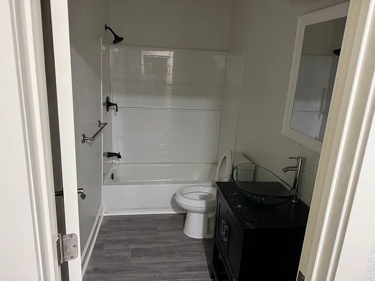 1011 N Valderas St — Photo 11