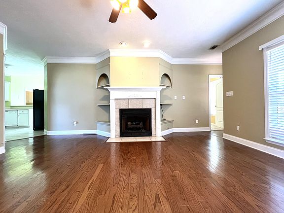 2nd image of 310 Wiltshire Ct