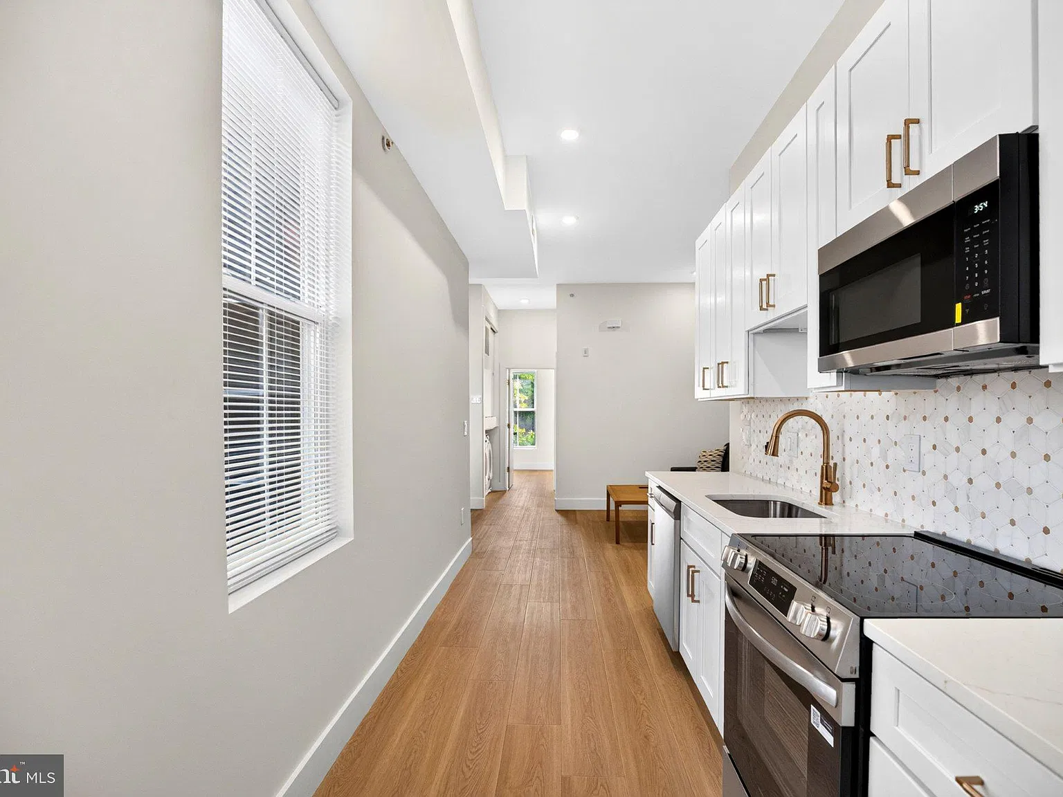 2 bed, 2.0 bath, 1734 sqft, $3,800 — Photo 1