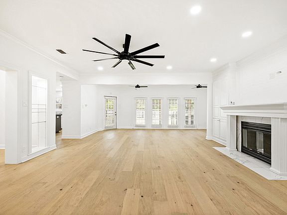 5th image of 33 Plantation Acres Dr