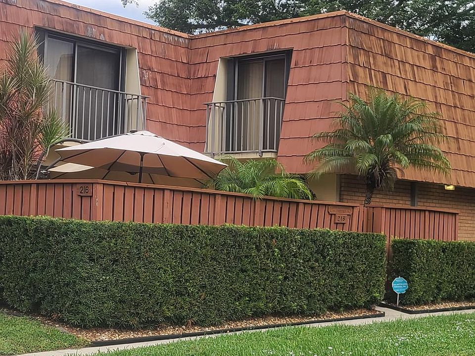 1st image of 216 Live Oak Lane