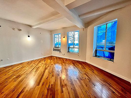 1st image of 2928 41st Ave #1003