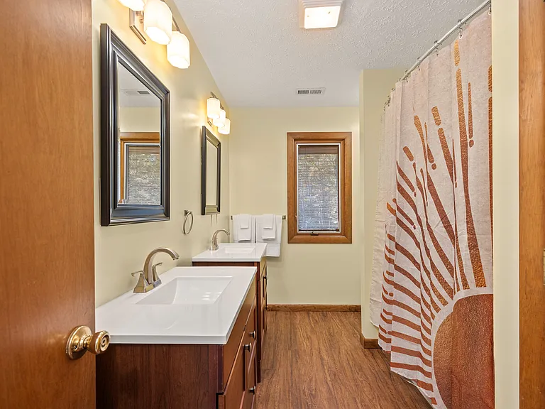 8300 Saint Peters Ln — Photo 18