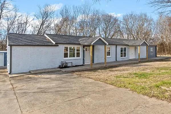 2 bed, 750 sqft, $1,050 — Photo 2