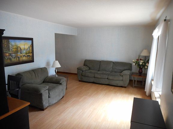 5th image of 2820 Blueberry Pl