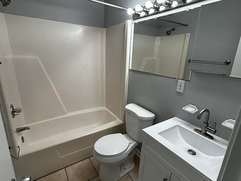 6064 Camellia Dr #B — Photo 5