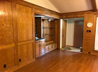 811 Cherry Laurel Ln, Arlington, TX 76012