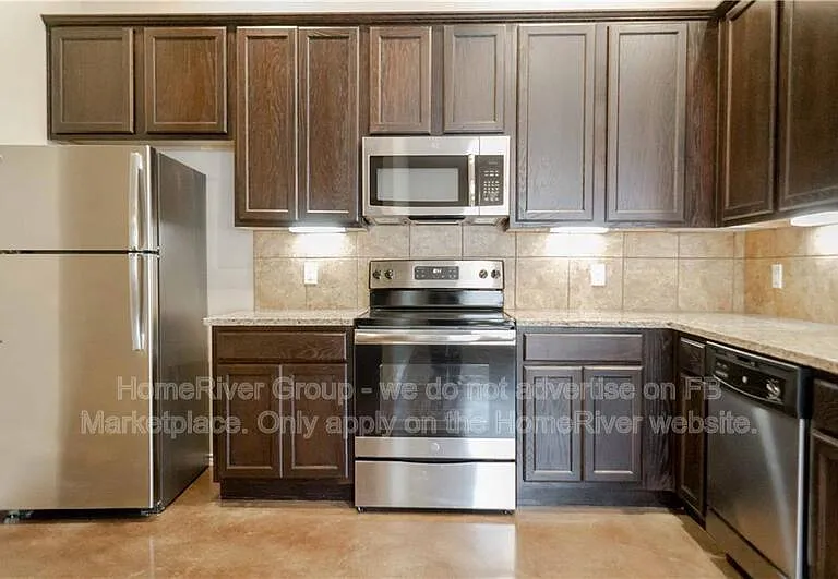 390 Joanne Loop #A — Photo 5