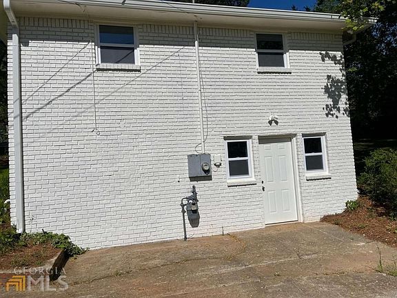 3rd image of 113 Mark Ln SE
