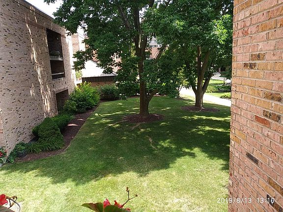 4th image of 3942 N Oakland Ave Unit 239