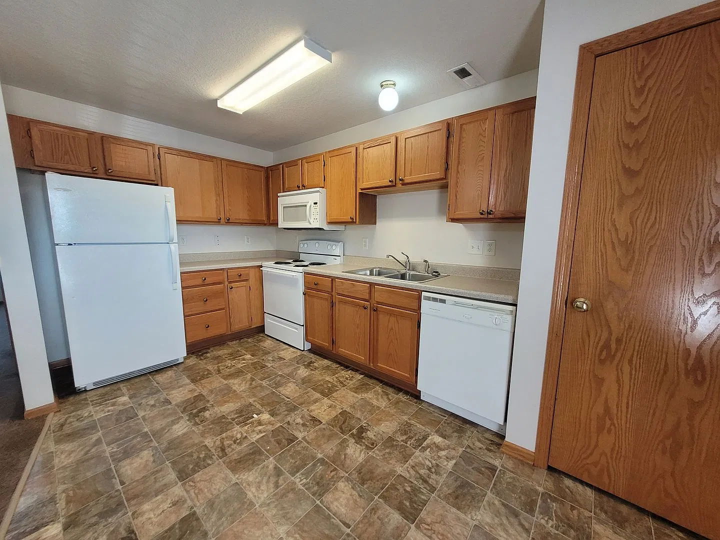 Mulberry Pointe Apartment Homes — Photo 1