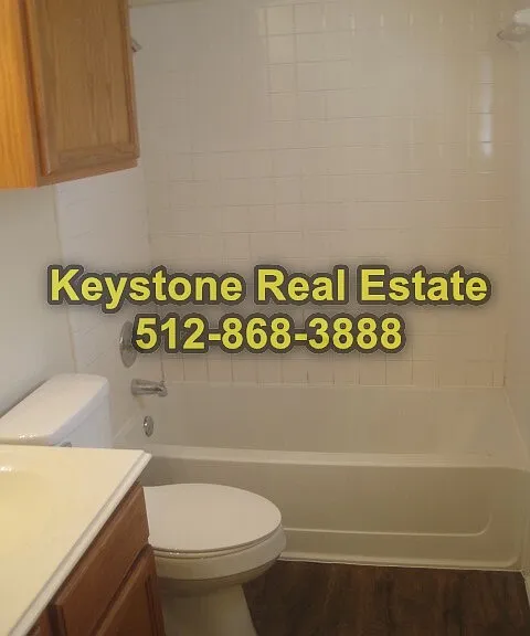 905 Lantana Dr — Photo 3