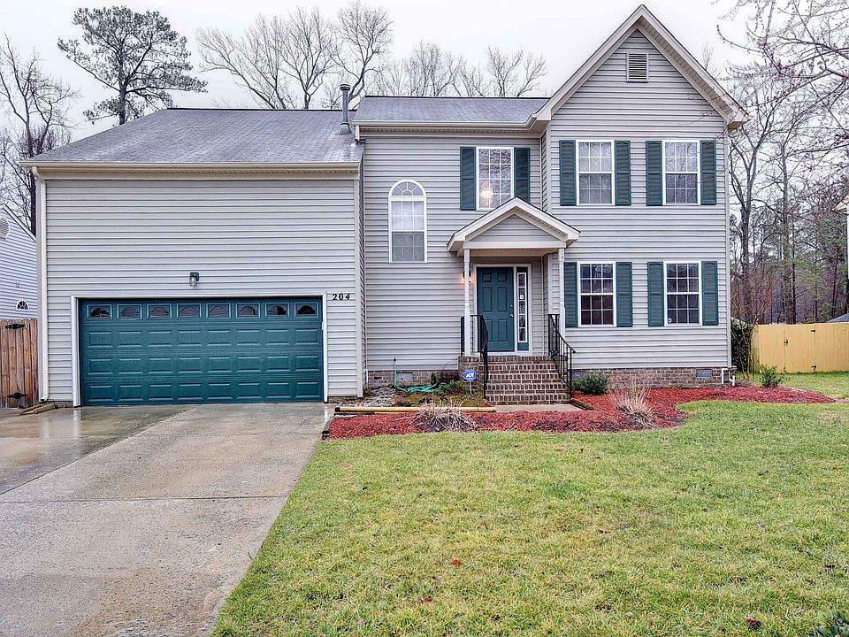 1st image of 204 Hedgerow Ln