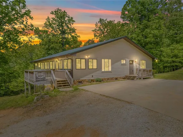 379 Connelly Rd, Pickens, SC 29671