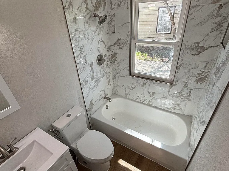 1703 N Valley Ave — Photo 39