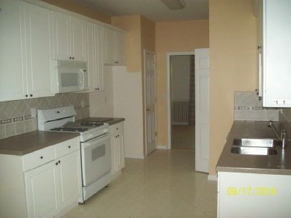 2nd image of 1211 Copper Hill Ln #F