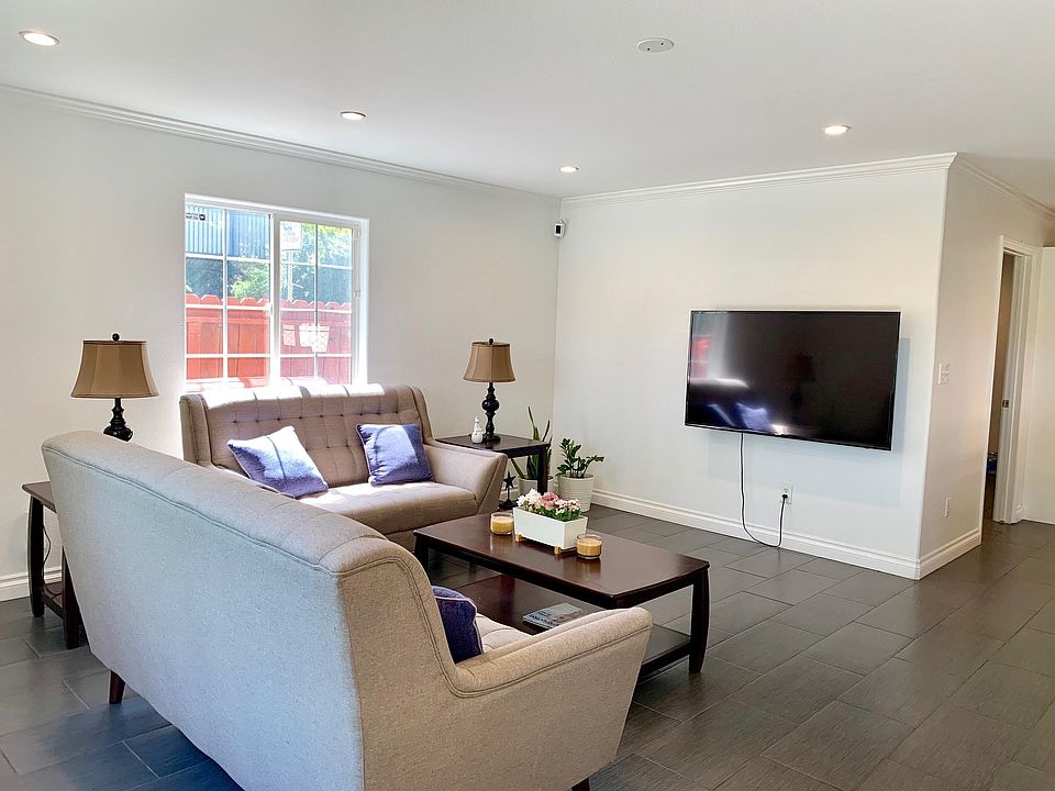 Large living room (furniture not included)