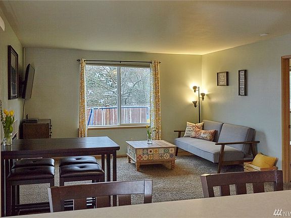 3rd image of 179 Campbell Ln