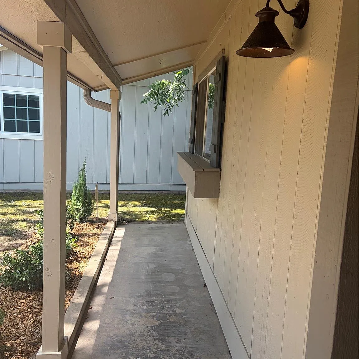 3 bed, 2.0 bath, 1252 sqft, $1,800 — Photo 4