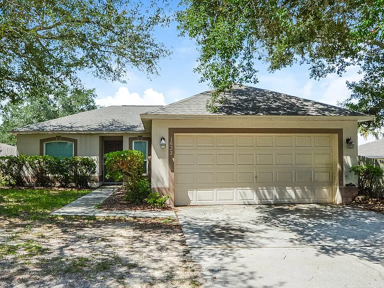 1623 Muir Cir — Photo 1
